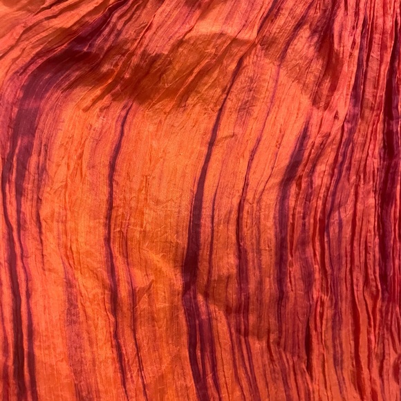 EUC 100% Silk Two-Toned Crinkle Scarf: Scarves Green Red & Orange - Accent Piece - Picture 4 of 8